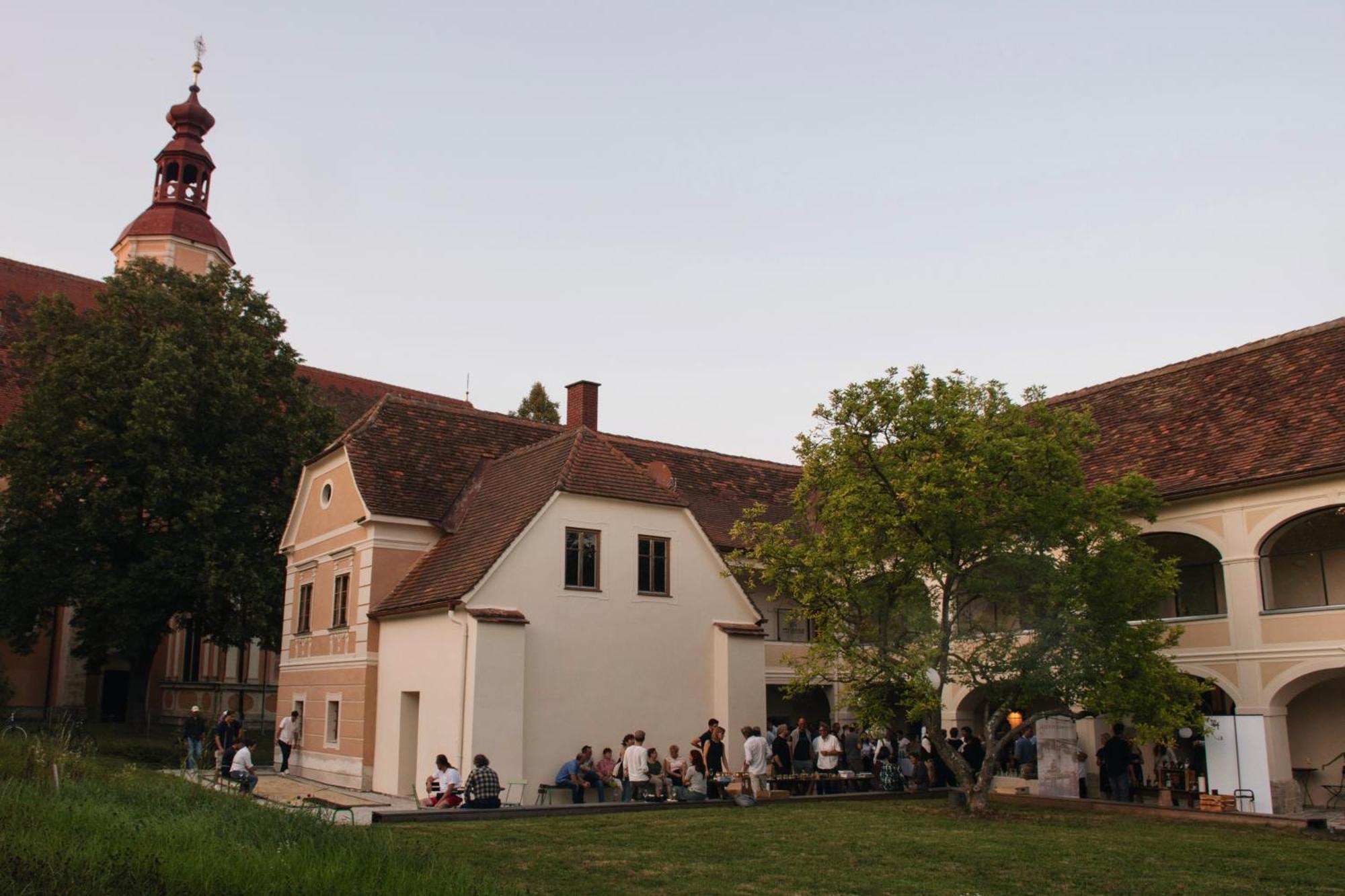 Der Pfarrhof Hotel Hartberg Exterior foto
